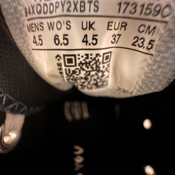 Converse All Star Size 4 1/2 Men’s Size 6 1/2 Womens - Picture 4 of 6